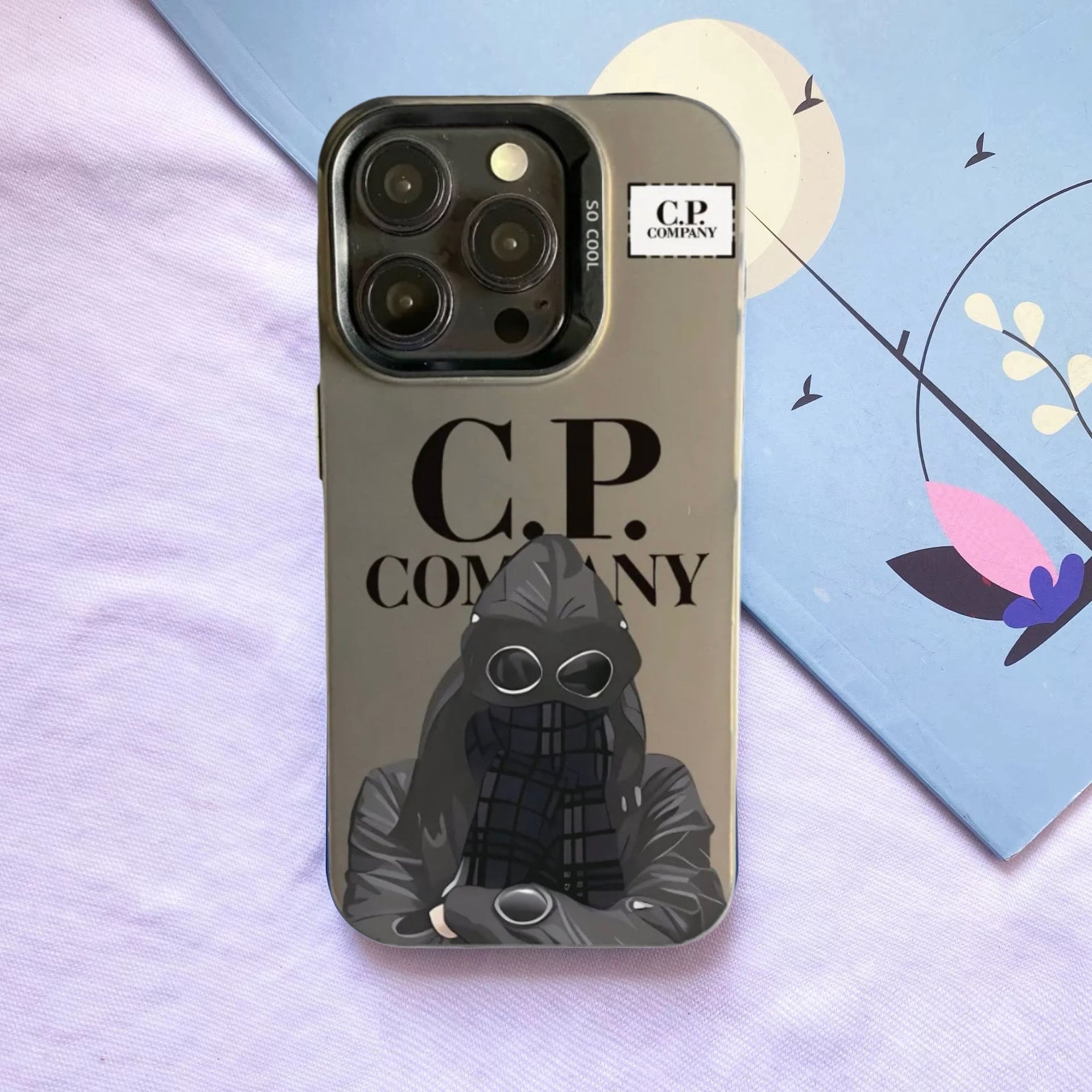 Coque exclusive pour iPhone CP Company Paris 2024